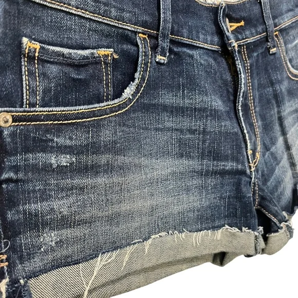 ABERCROMBIE & FITCH DARK BLUE WASH LOW RISE CUFFED DENIM SHORTS SIZE 28 - Picture 10 of 16